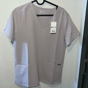 Figs scrub top